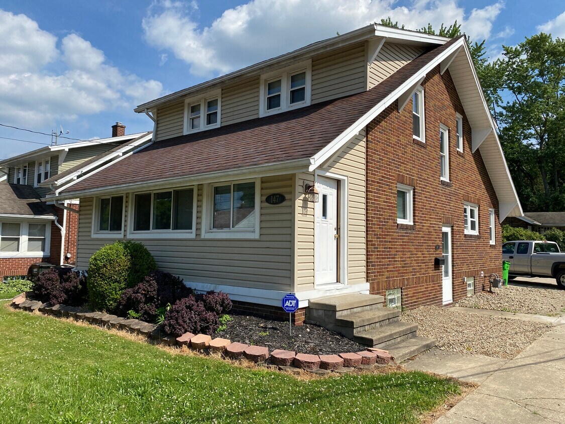 147 E Mill St, Alliance, OH 44601 House Rental in Alliance, OH