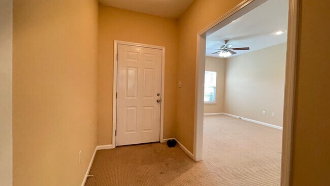 Foto del edificio - 2 Bedroom, 2.5 Bathrooms Townhome in the Heart of Savannah's Southside