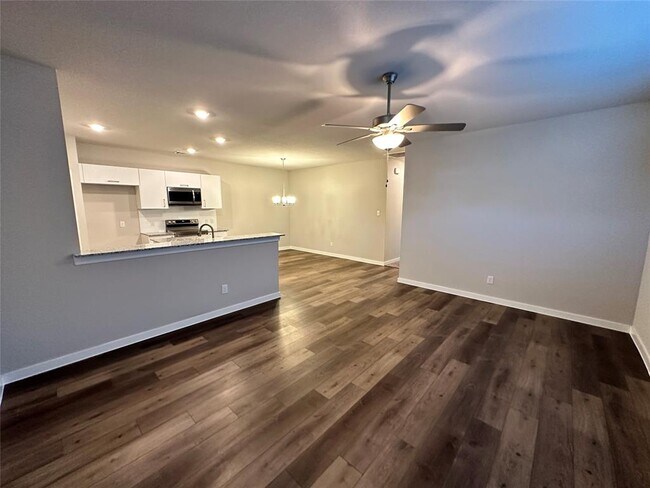 Foto del edificio - 9748 Grosbeak Ln