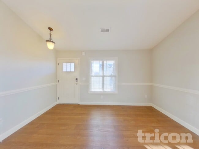 Building Photo - 613 Slippery Moss Dr