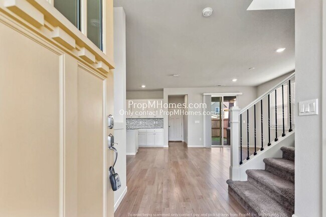Building Photo - 7112 SE Firefly Ln