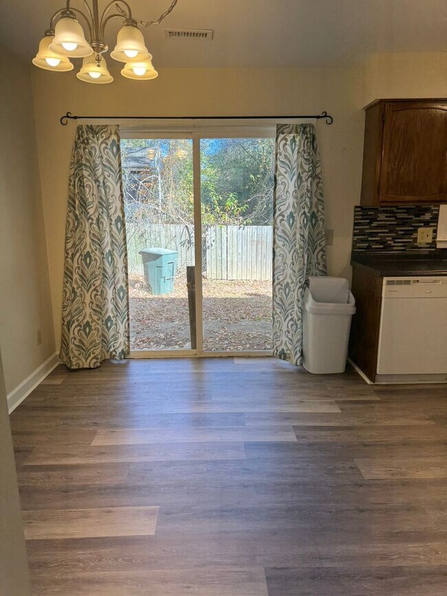 Photo - Three bedroom, 1 1/2 bath townhouse close ...