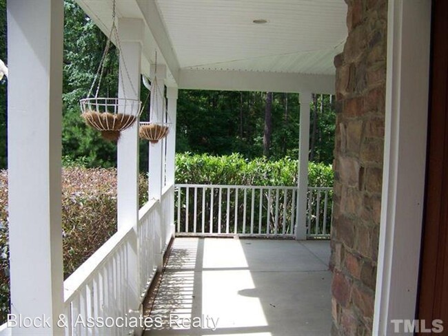 Building Photo - 4 br, 3.5 bath House - 123 Buckroe Drive