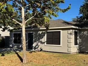 Building Photo - 903 Roper St