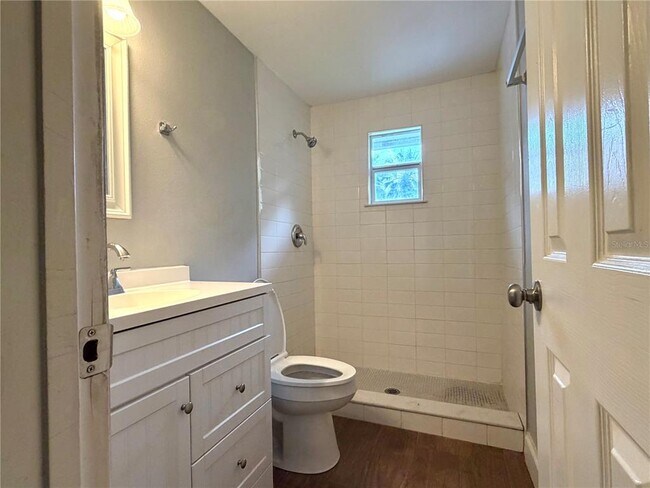 Foto del edificio - 306 Lake Millsite Rd