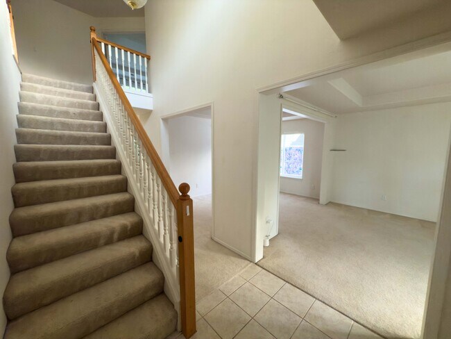 Foto del edificio - 4630 NW White Mountain Terrace