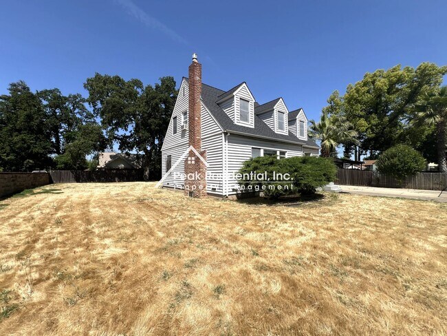 Foto del edificio - Charming 3bd/2ba North Sacramento House