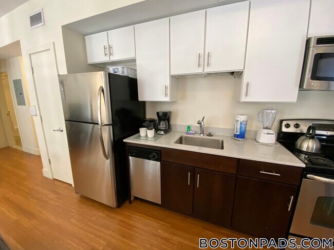 Building Photo - 8 Winter Pl