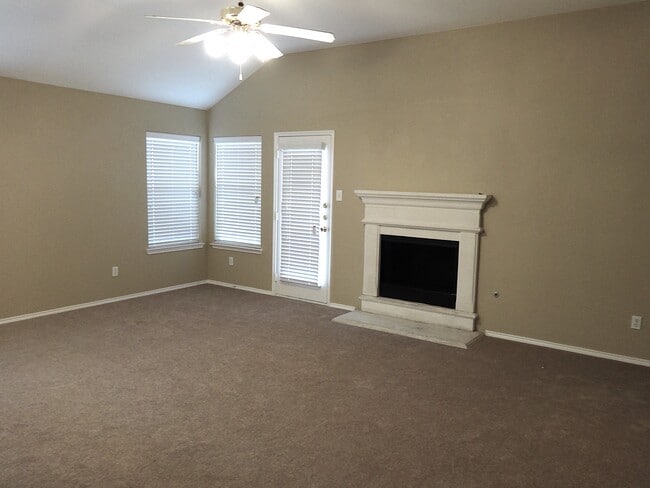 Building Photo - 8516 Minturn Dr