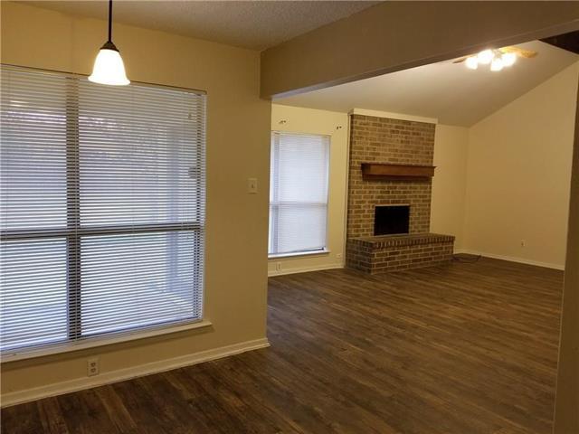 Foto del edificio - 1000 Blue Carriage Ln N