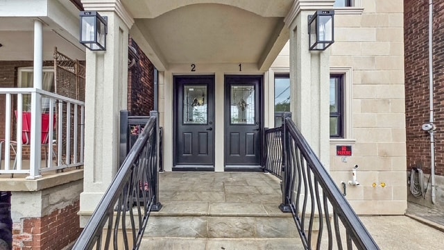 Building Photo - 253 Oakwood Av