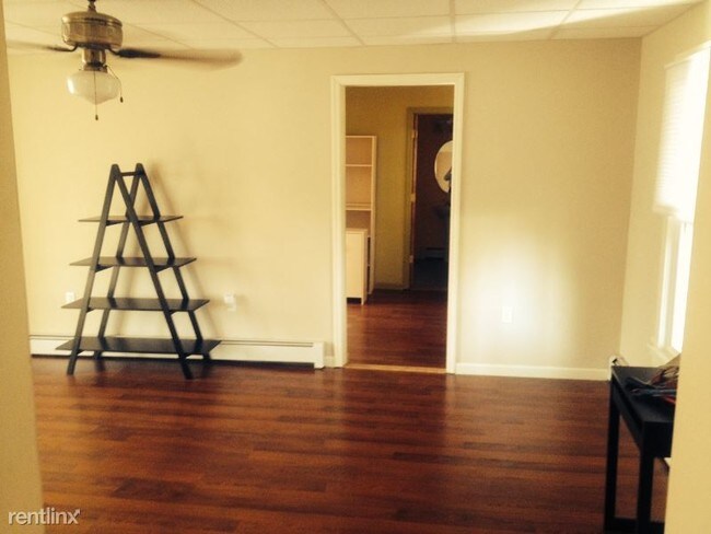 Building Photo - 3 br, 2 bath House - 104 Maple St