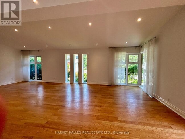 Building Photo - 100 Larkfield Dr