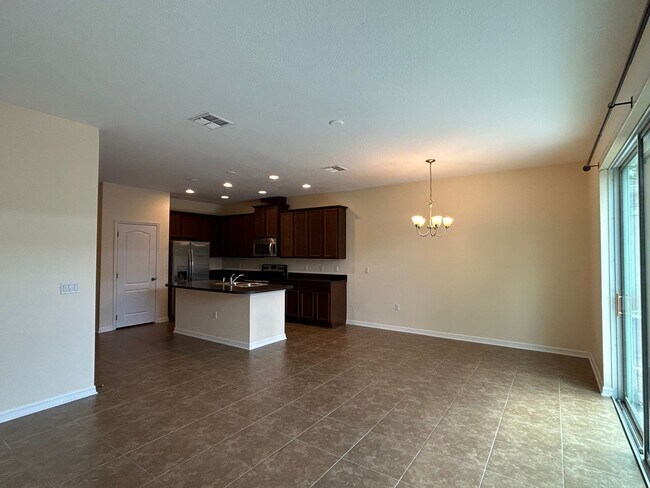 Building Photo - Townhouse in Gated Community of Riverview ...