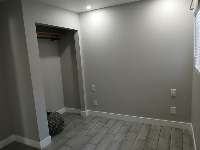 Building Photo - 46520 Daisy St