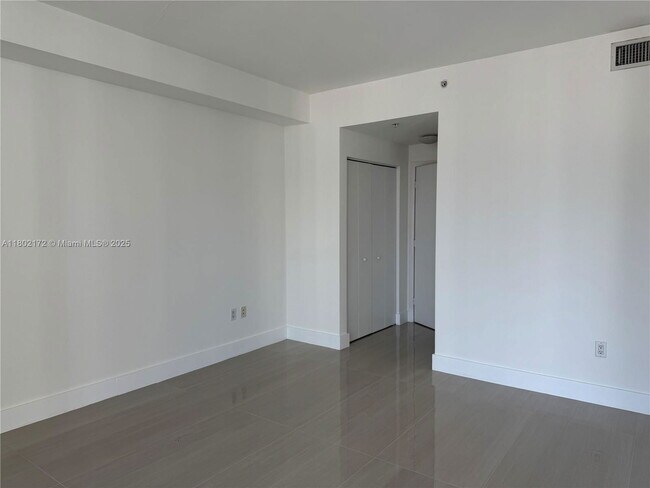 Foto del edificio - 90 SW 3rd St