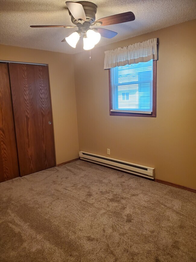 1223 1st Ave SE, Watertown, SD 57201 Townhome Rentals in Watertown SD