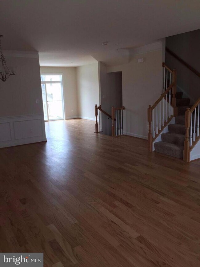 Building Photo - 2104 Garden Grove Ln