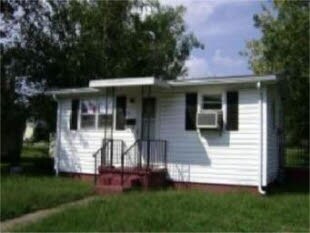 Foto del edificio - ELDON - 2 bd Cottage in Town - $399 MONTH / $499 DOWN