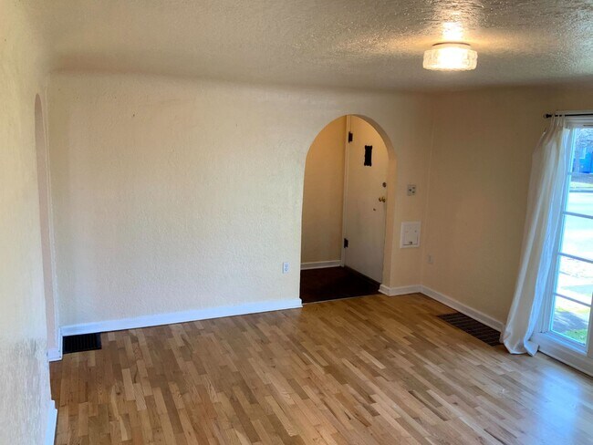 Foto del edificio - 4 Bedroom, 1.5 Bath House