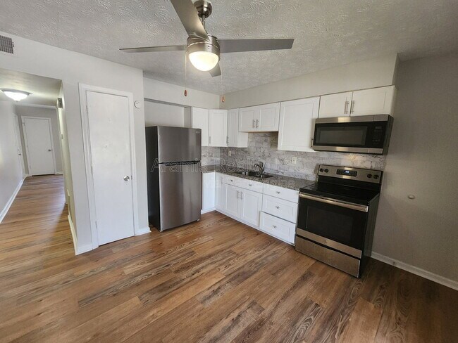 Building Photo - 116 Spring Ct