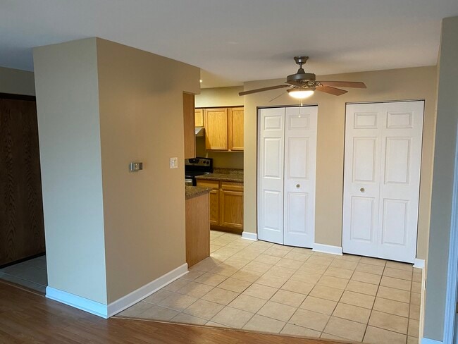 Building Photo - 12625 S Alpine Dr