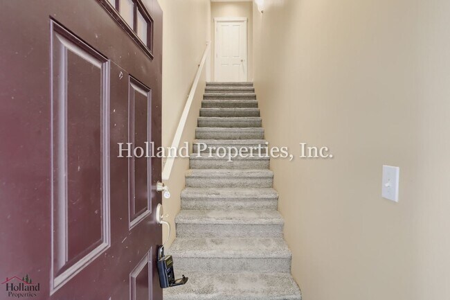 Building Photo - 10882 NE Red Wing Way