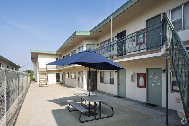 4304 W 180th St - STP Properties