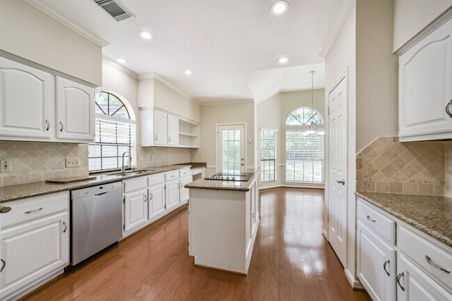 Foto del edificio - 2214 Cherrytree Ridge Ln