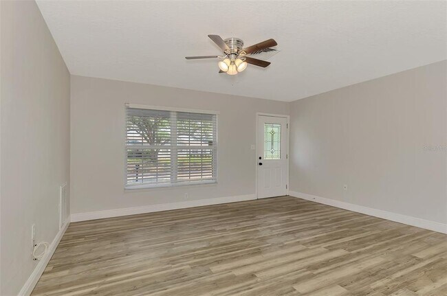 Foto del edificio - 5520 Hayden Blvd