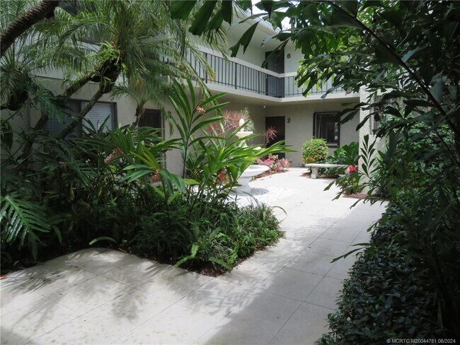 Foto del edificio - 800 NW Fork Rd