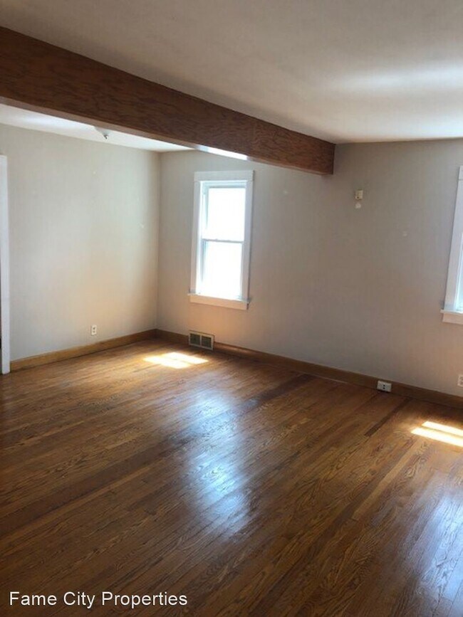 Building Photo - 2 br, 1 bath House - 2018 Maple Ave NE