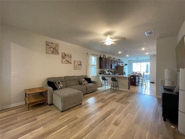 Foto del edificio - 11321 Green Harvest Dr.