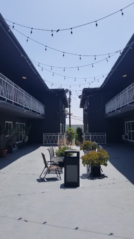 Foto del edificio - 7068 Lanewood Ave