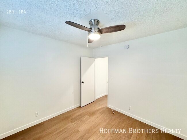 Foto del edificio - 4122 Grand View Blvd