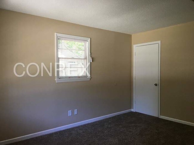 Building Photo - 144 Charmont Dr