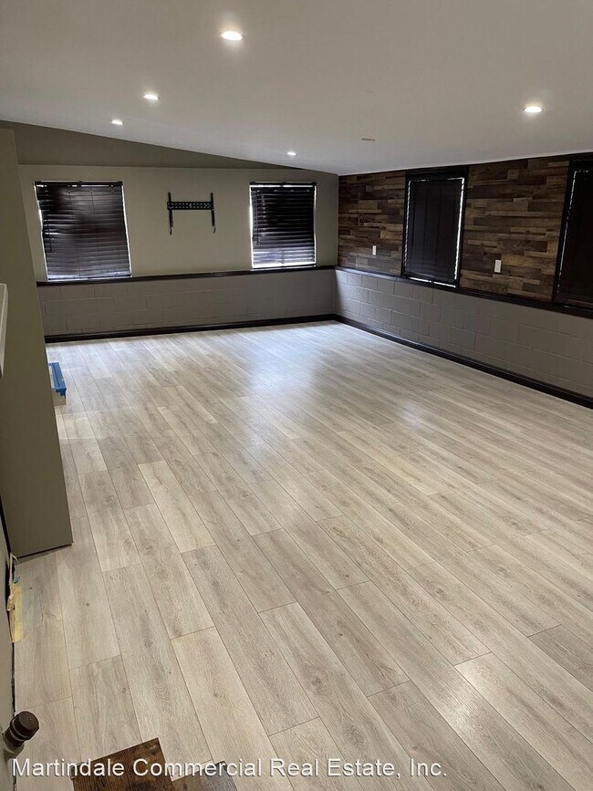 Foto del edificio - 3 br, 1 bath House - 965 Hollyvale Azusa