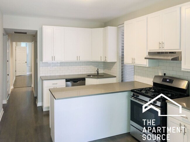 Foto del edificio - 2730 N Wayne Ave