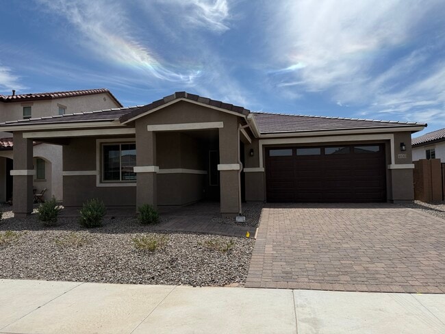 Building Photo - 40563 W Michaels Dr