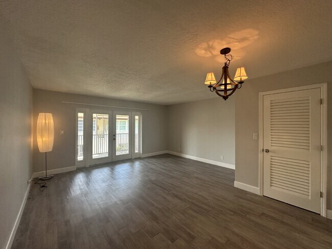 Building Photo - 55 and over condo community in Indian Harb...