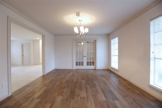 Building Photo - 6022 Beaudry Dr