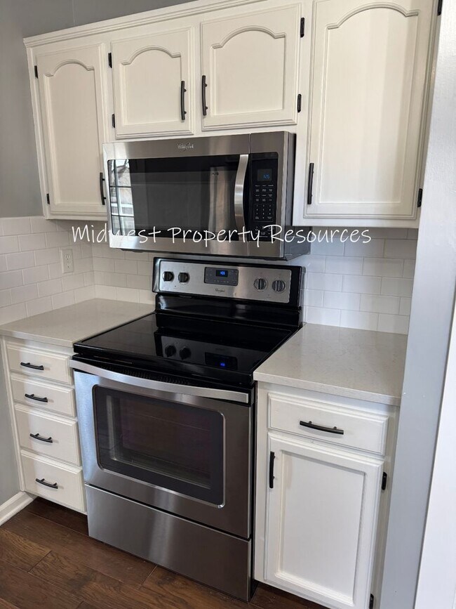 Building Photo - Spacious 4 Bedroom, 2 Bath Home for Lease in Lee's Summit, MO