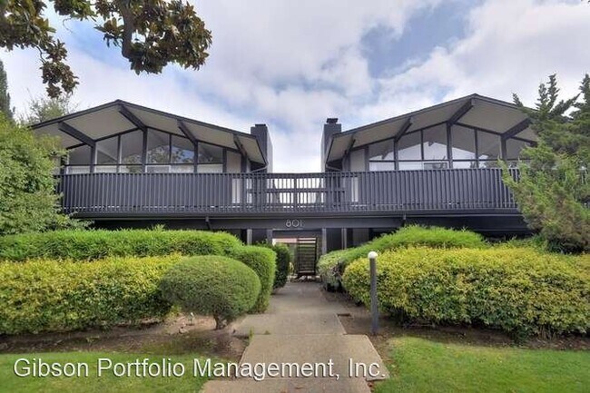Building Photo - 801 Middlefield Rd