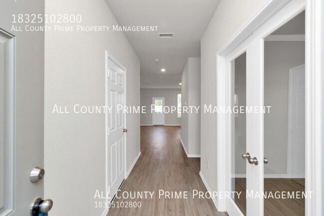 Foto del edificio - 5723 Prairie Chapel Rd
