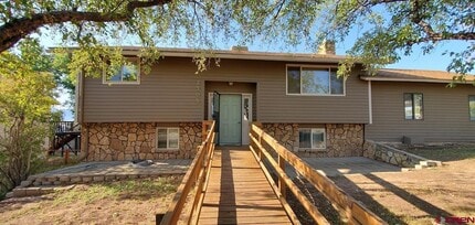 Building Photo - 2305 Pelota Dr