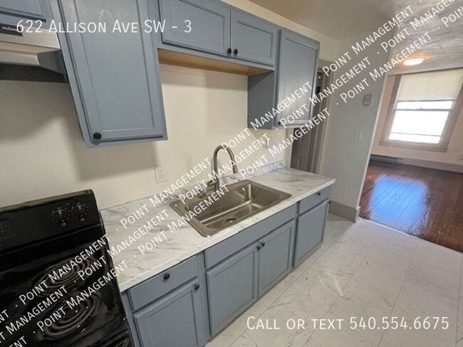 Building Photo - 622 Allison Ave SW