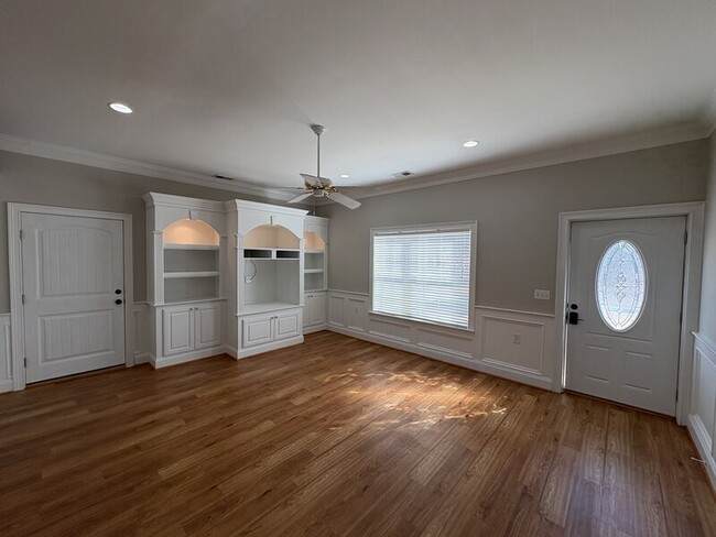 Building Photo - 604 Melton St