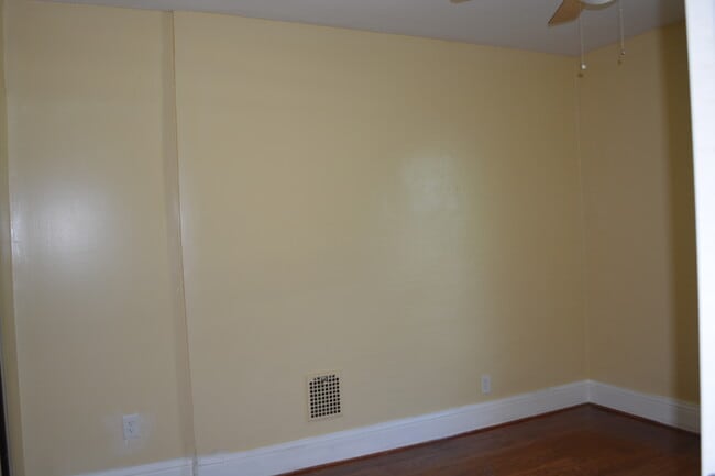 Foto del edificio - 1673 Taylor Ave