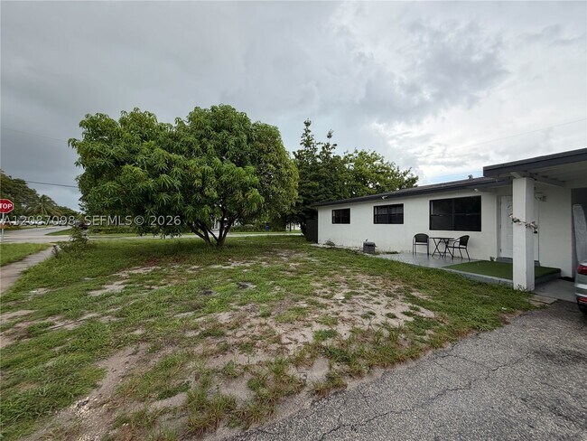 Building Photo - 1200 NW 18th St