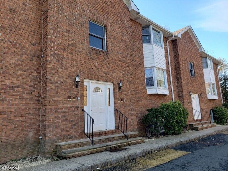 Primary Photo - 382 Morris Ave
